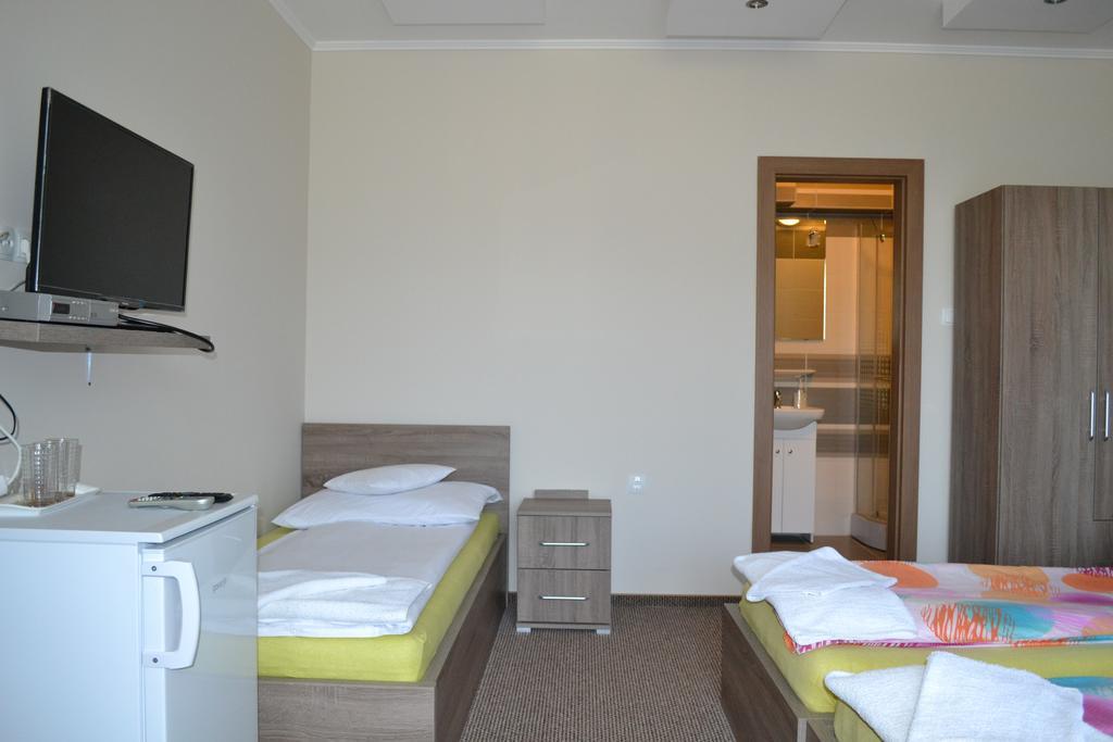 Vaci Vendeghaz Hotel Nyiregyhaza Exterior photo