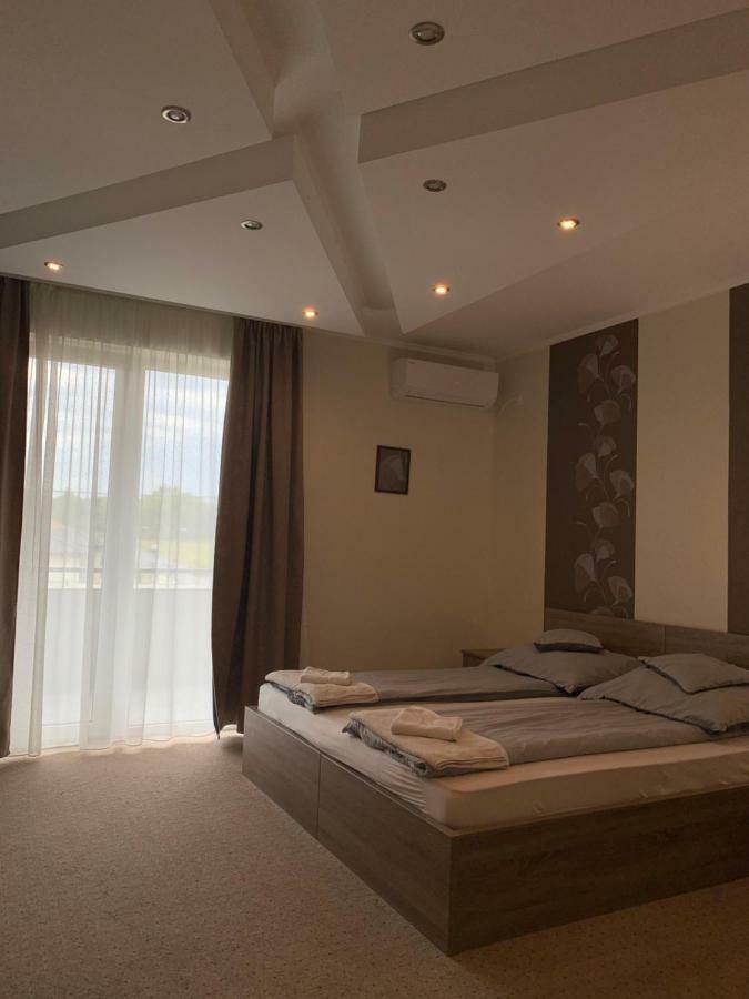 Vaci Vendeghaz Hotel Nyiregyhaza Exterior photo